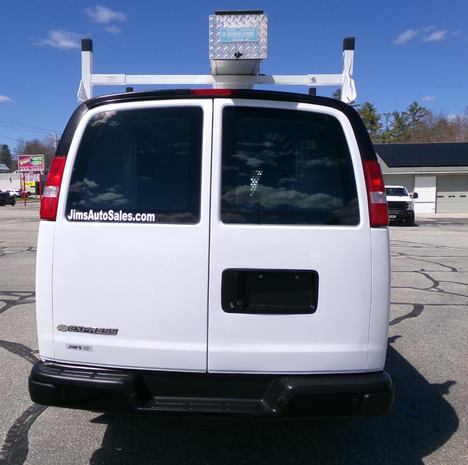 Chevrolet Express Cargo Van RWD 2500 135" 2020
