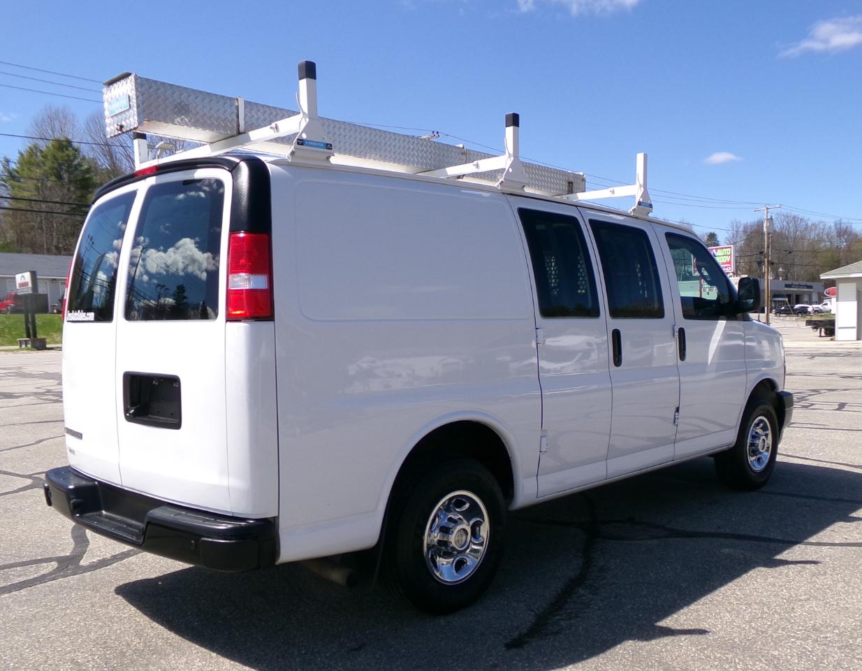 Chevrolet Express Cargo Van RWD 2500 135" 2020