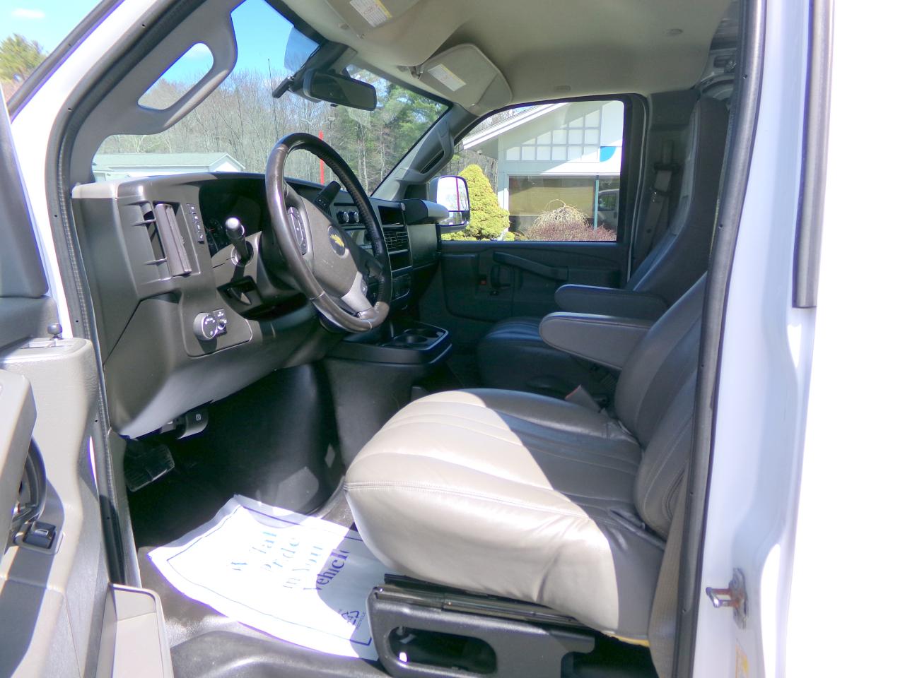 Chevrolet Express Cargo Van RWD 2500 135" 2020