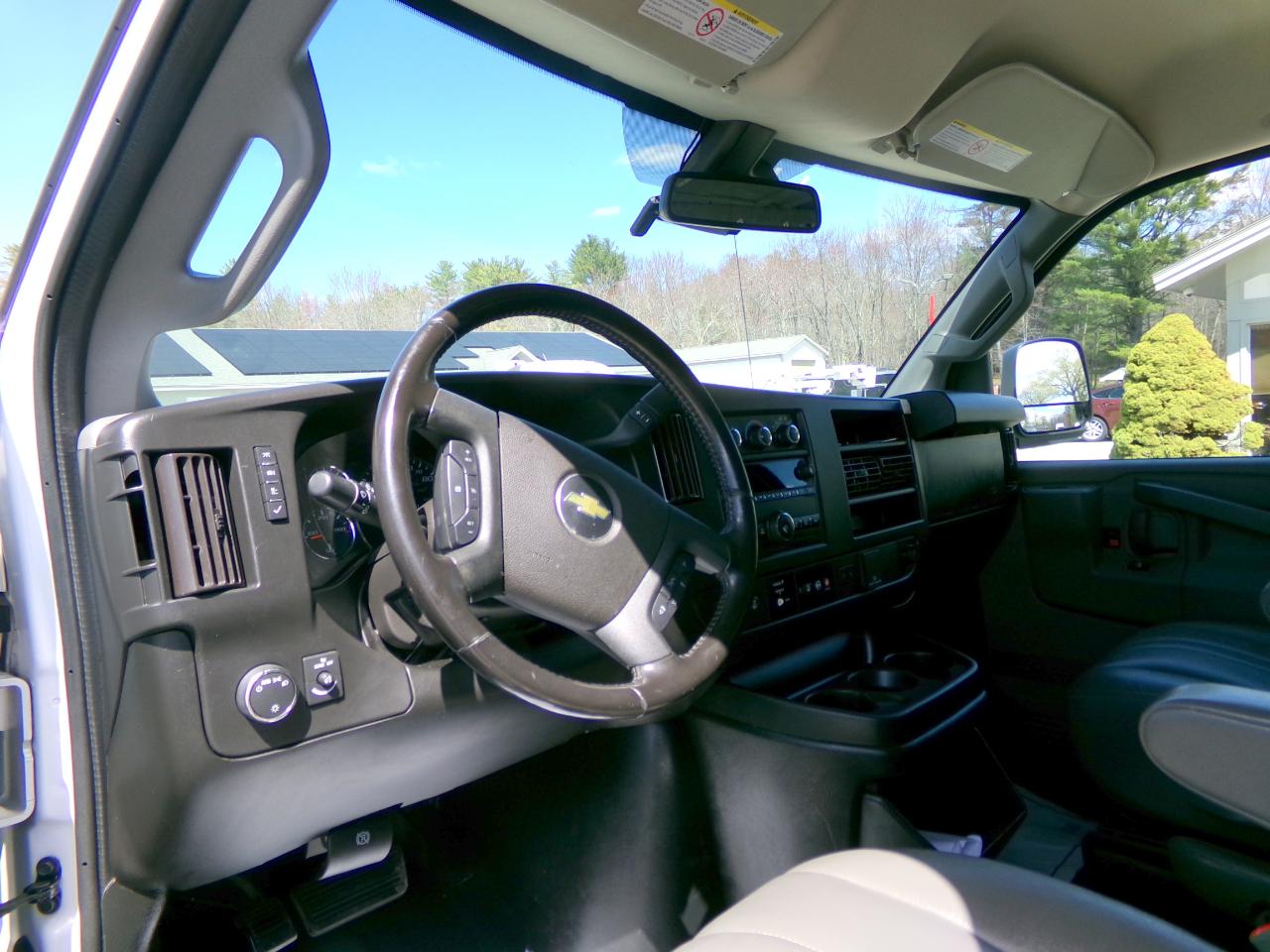 Chevrolet Express Cargo Van RWD 2500 135" 2020