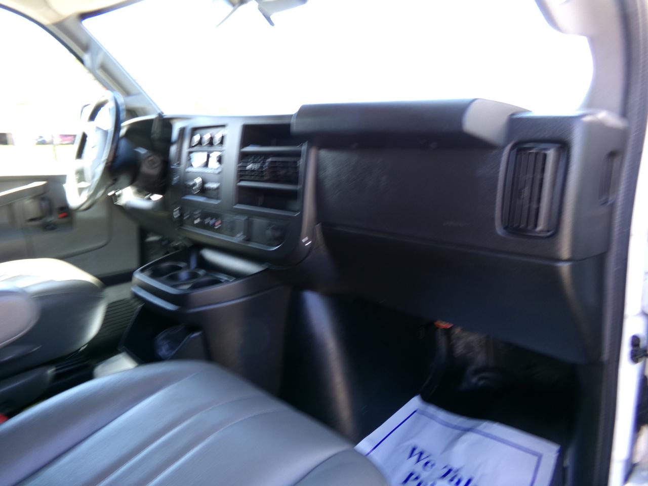 Chevrolet Express Cargo Van RWD 2500 135" 2020