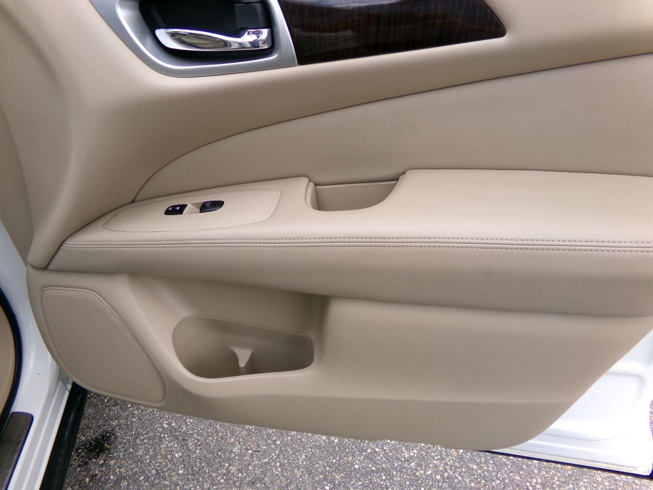 Nissan Pathfinder 4WD 4dr SL 2015