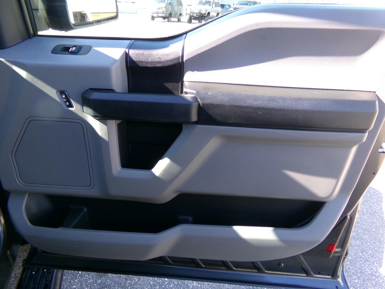 Ford F-150 4WD SuperCab 145" XLT 2015