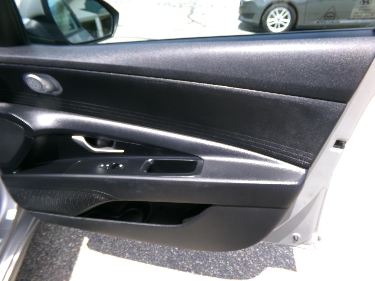 Hyundai Elantra SEL IVT SULEV *Ltd Avail* 2021