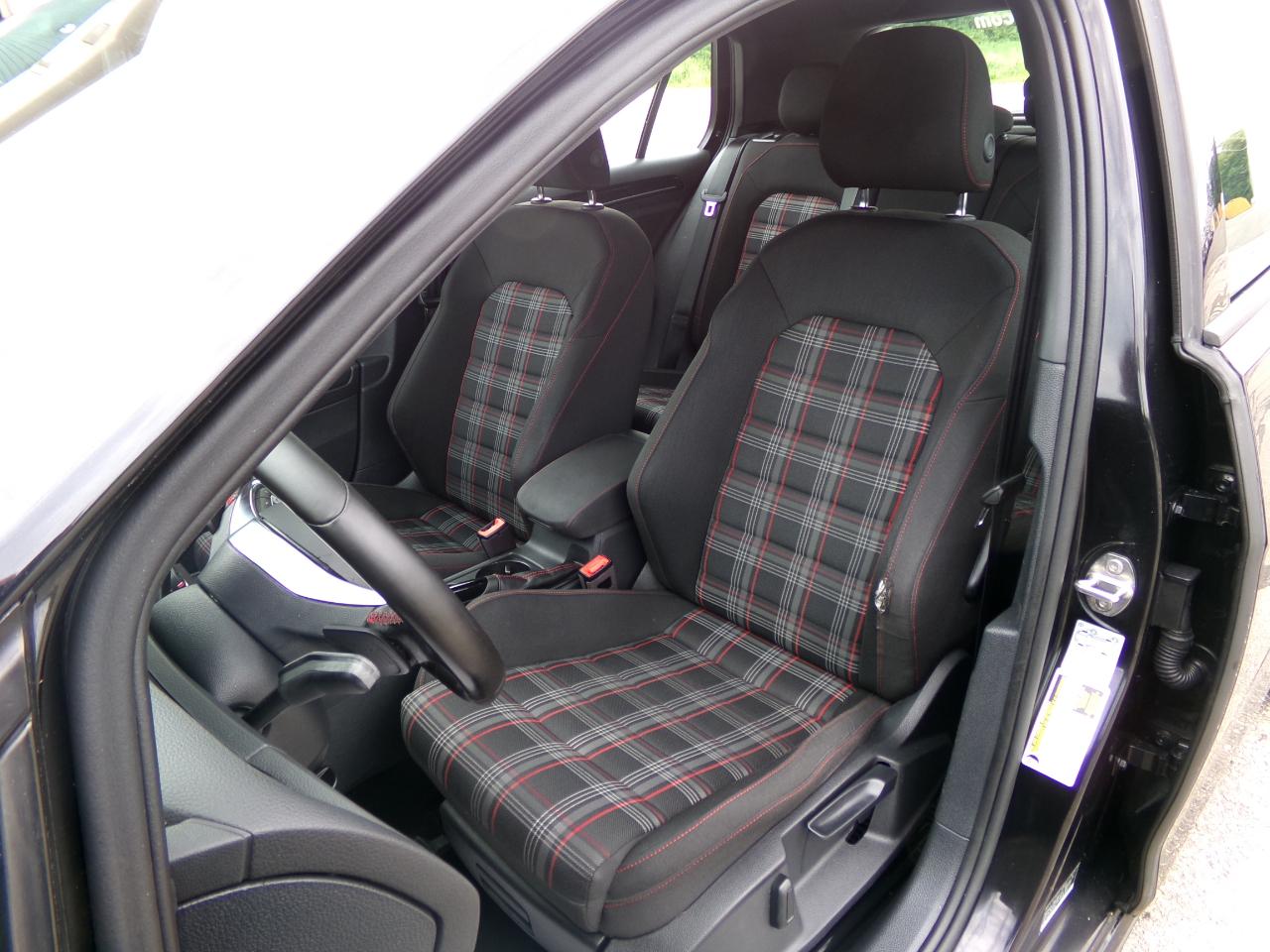 Volkswagen Golf GTI 2.0T 4-Door Autobahn DSG 2017