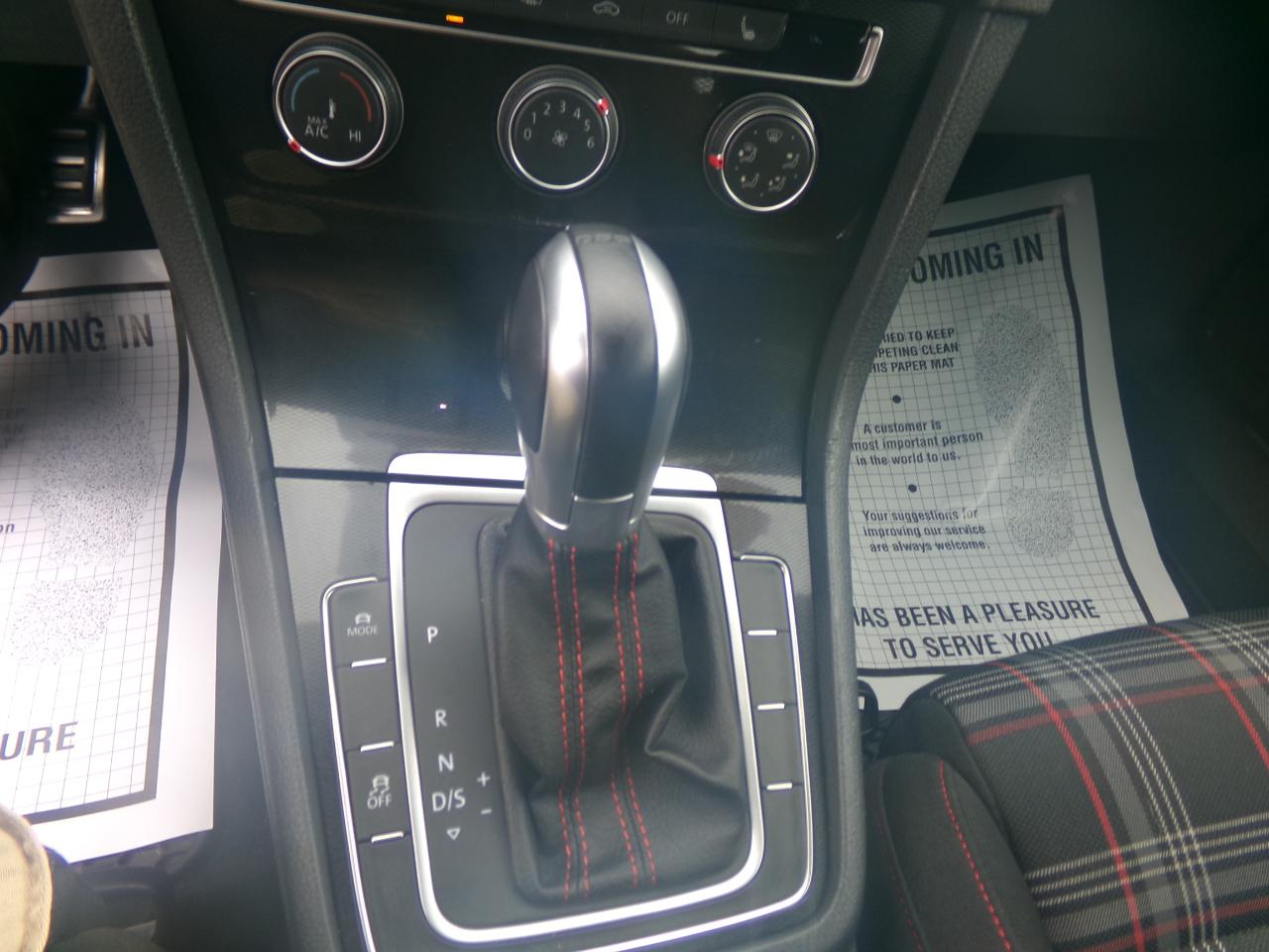 Volkswagen Golf GTI 2.0T 4-Door Autobahn DSG 2017