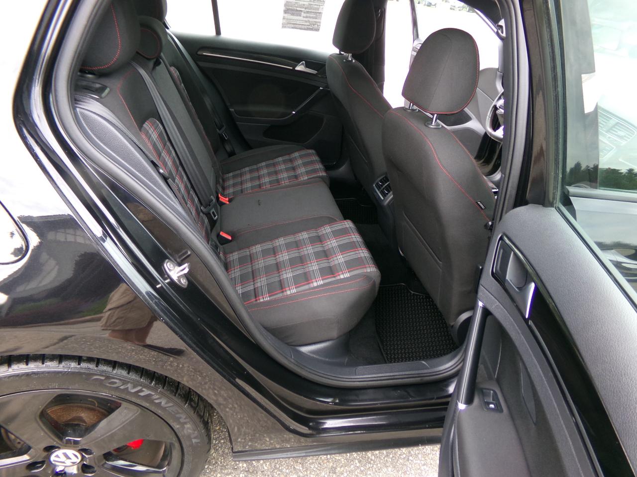 Volkswagen Golf GTI 2.0T 4-Door Autobahn DSG 2017