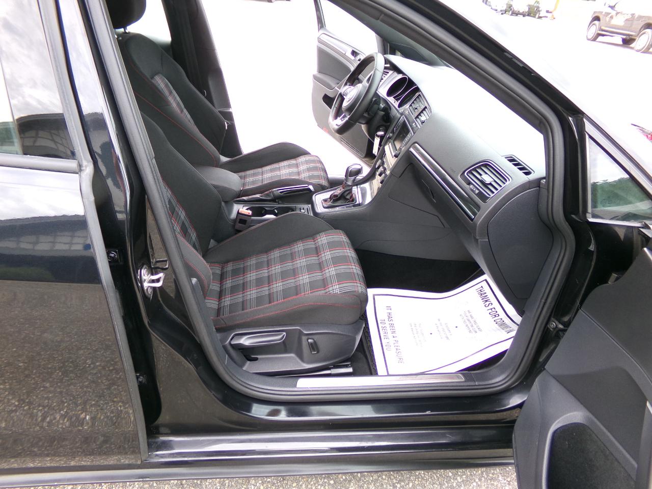 Volkswagen Golf GTI 2.0T 4-Door Autobahn DSG 2017