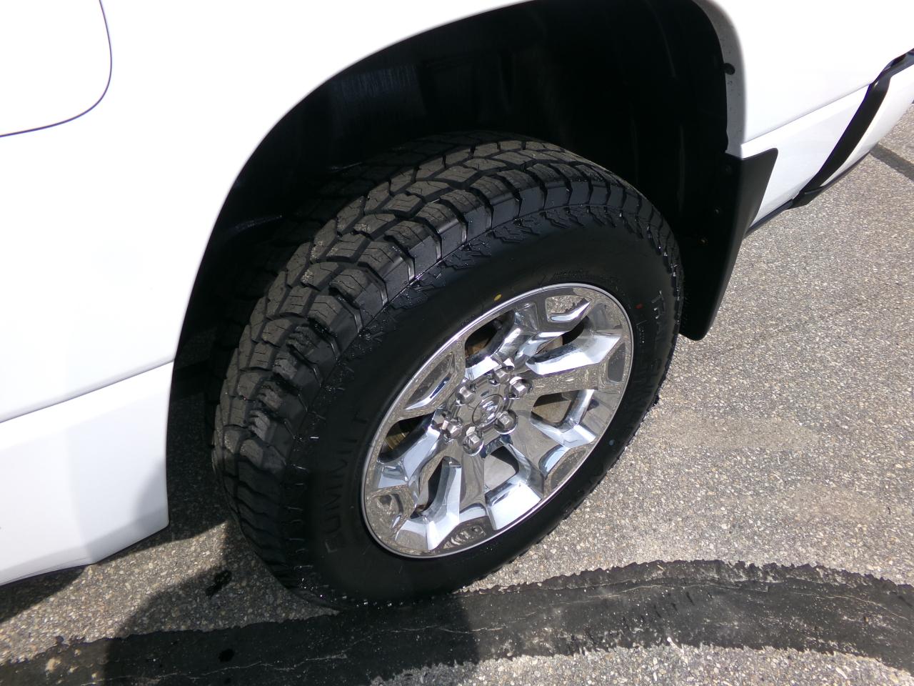 RAM 1500 Big Horn/Lone Star 4x4 Crew Cab 5'7" Box 2019