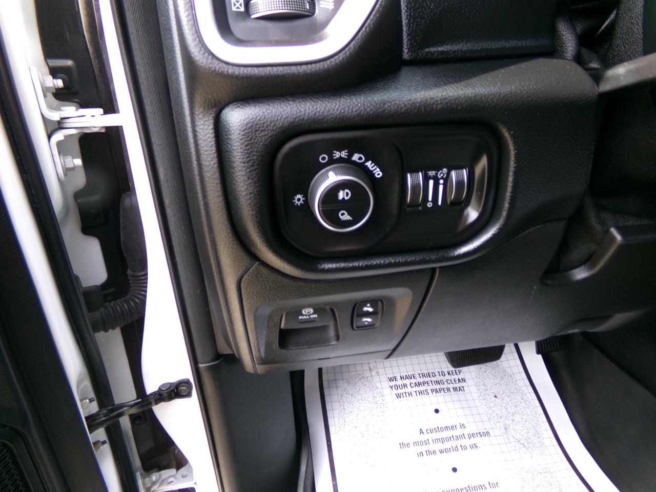RAM 1500 Big Horn/Lone Star 4x4 Crew Cab 5'7" Box 2019