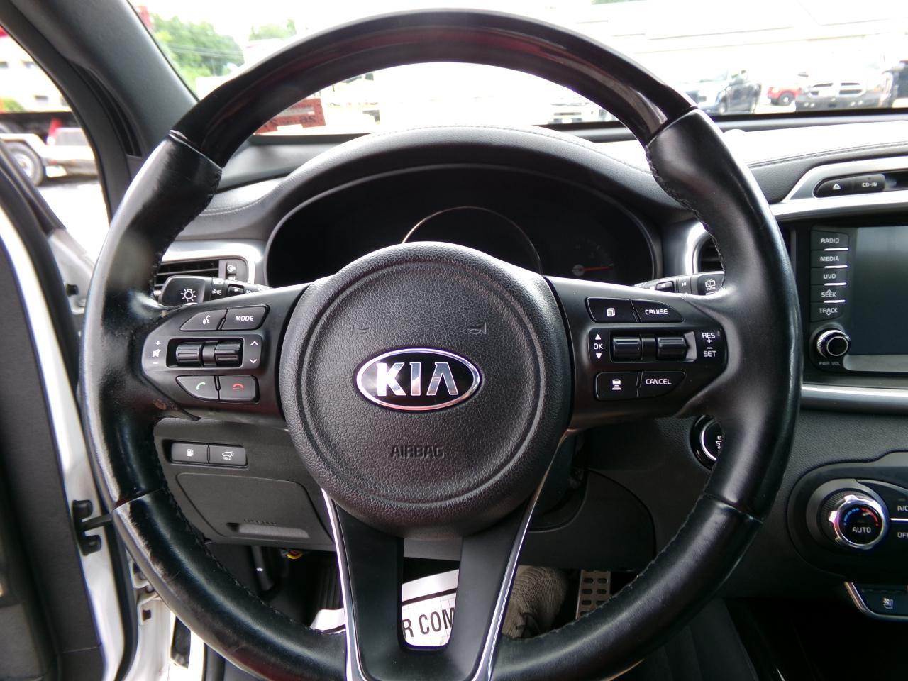 Kia Sorento AWD 4dr 3.3L SXL 2016