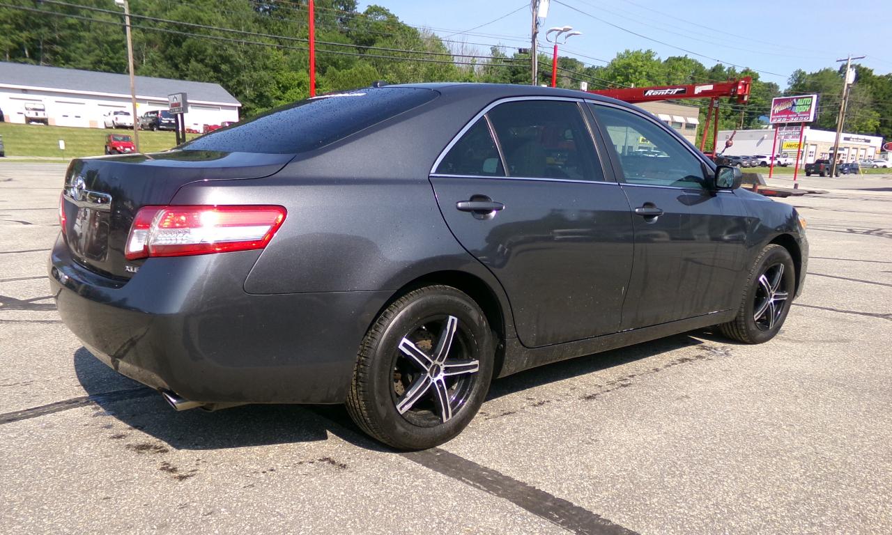 Toyota Camry 4dr Sdn V6 Auto XLE (Natl) 2010