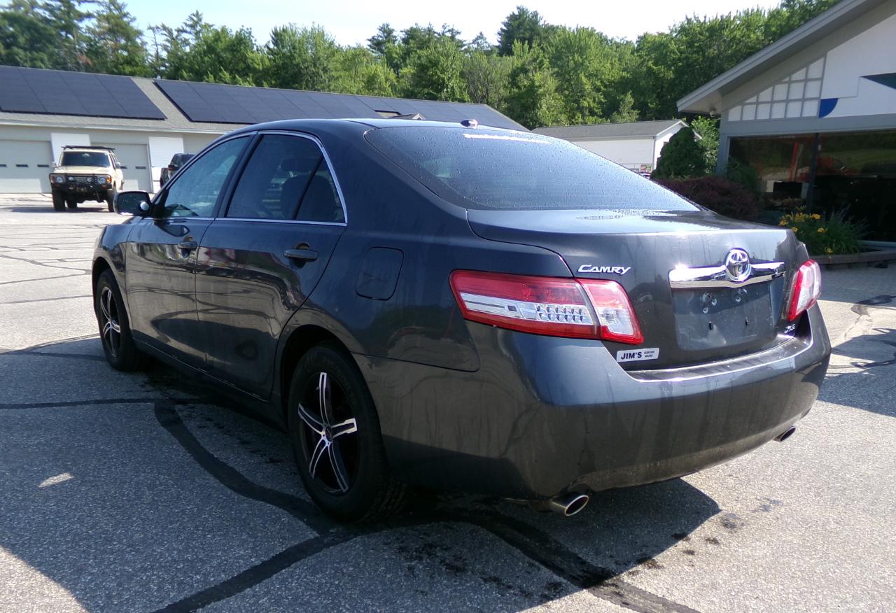 Toyota Camry 4dr Sdn V6 Auto XLE (Natl) 2010