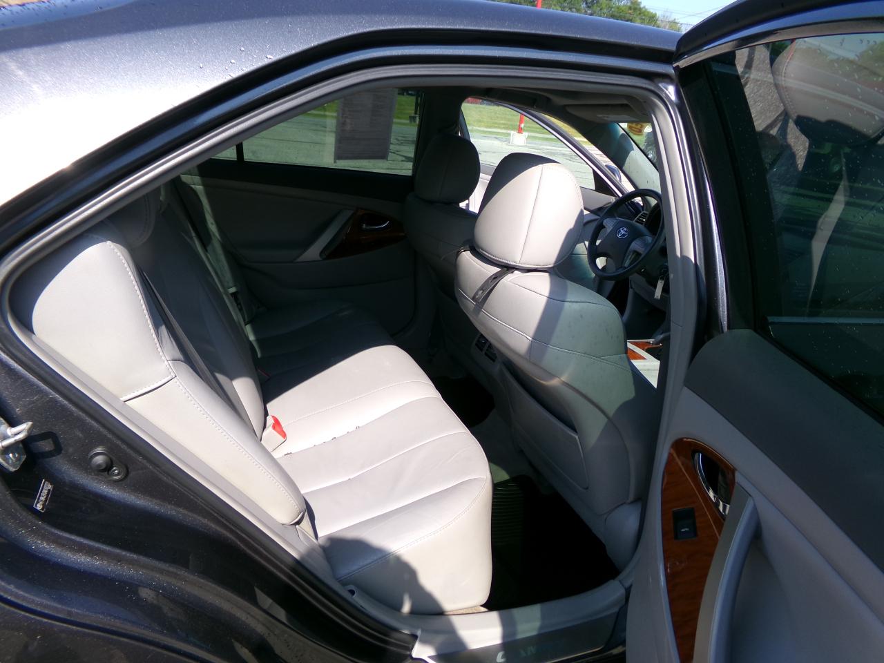 Toyota Camry 4dr Sdn V6 Auto XLE (Natl) 2010