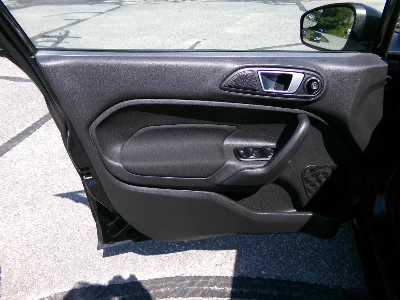 Ford Fiesta 5dr HB SE 2015