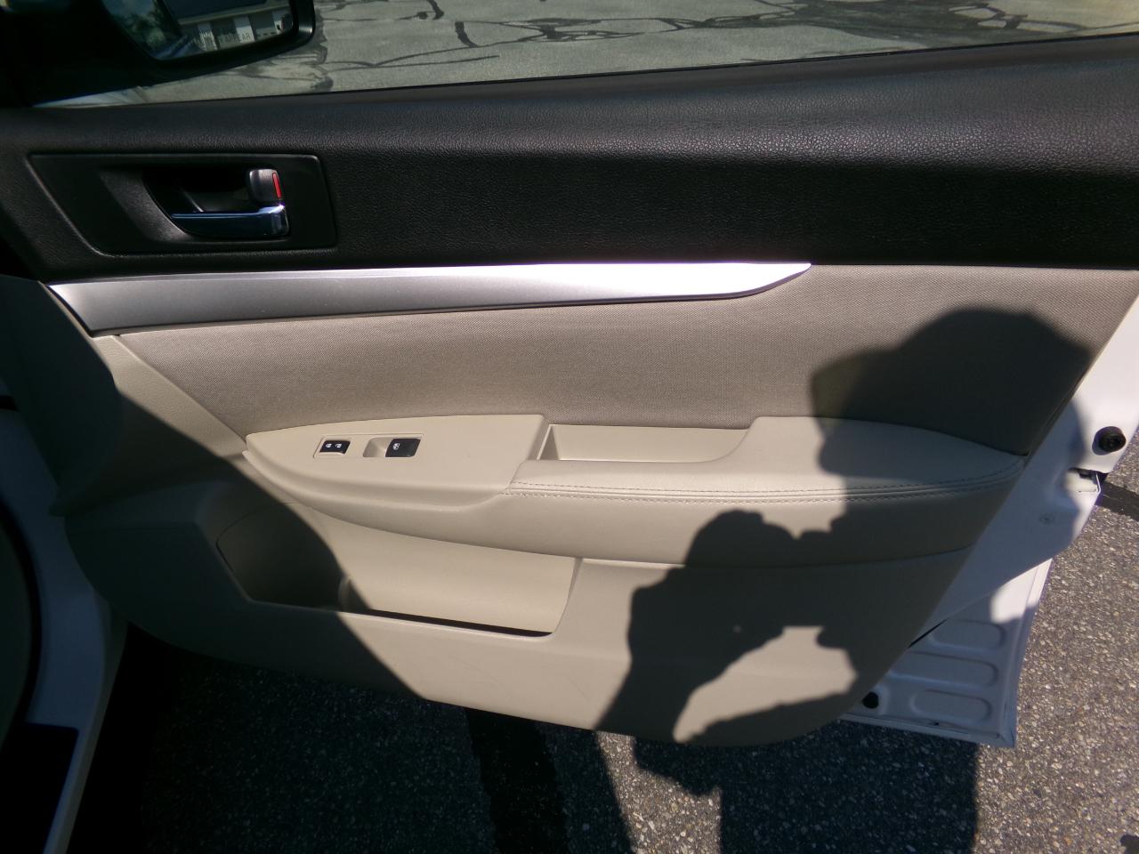 Subaru Outback 4dr Wgn H4 Auto 2.5i Premium 2014