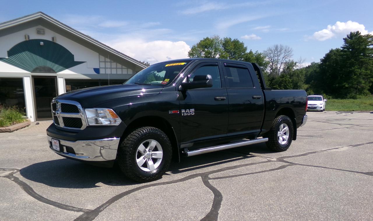 RAM 1500 4WD Crew Cab 140.5" Tradesman 2016
