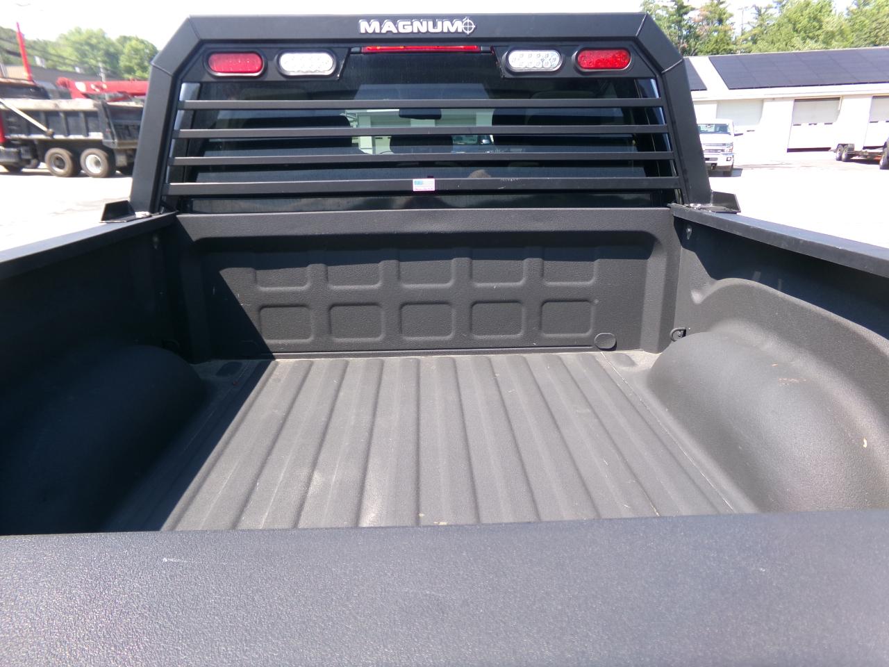 RAM 1500 4WD Crew Cab 140.5" Tradesman 2016