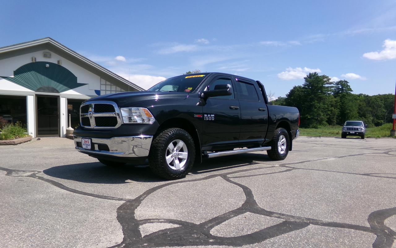 RAM 1500 4WD Crew Cab 140.5" Tradesman 2016