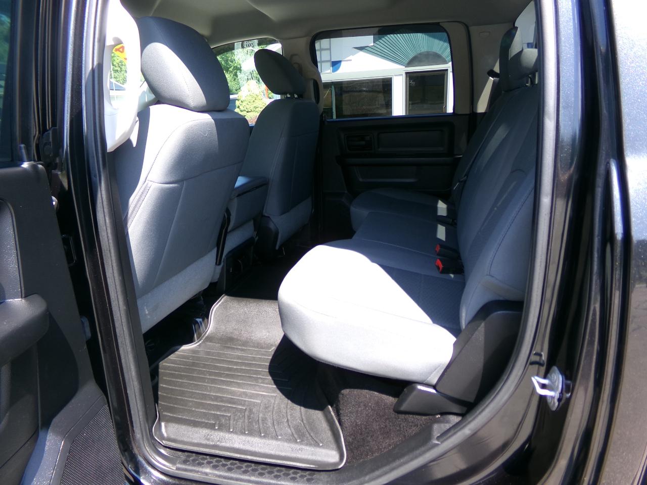 RAM 1500 4WD Crew Cab 140.5" Tradesman 2016