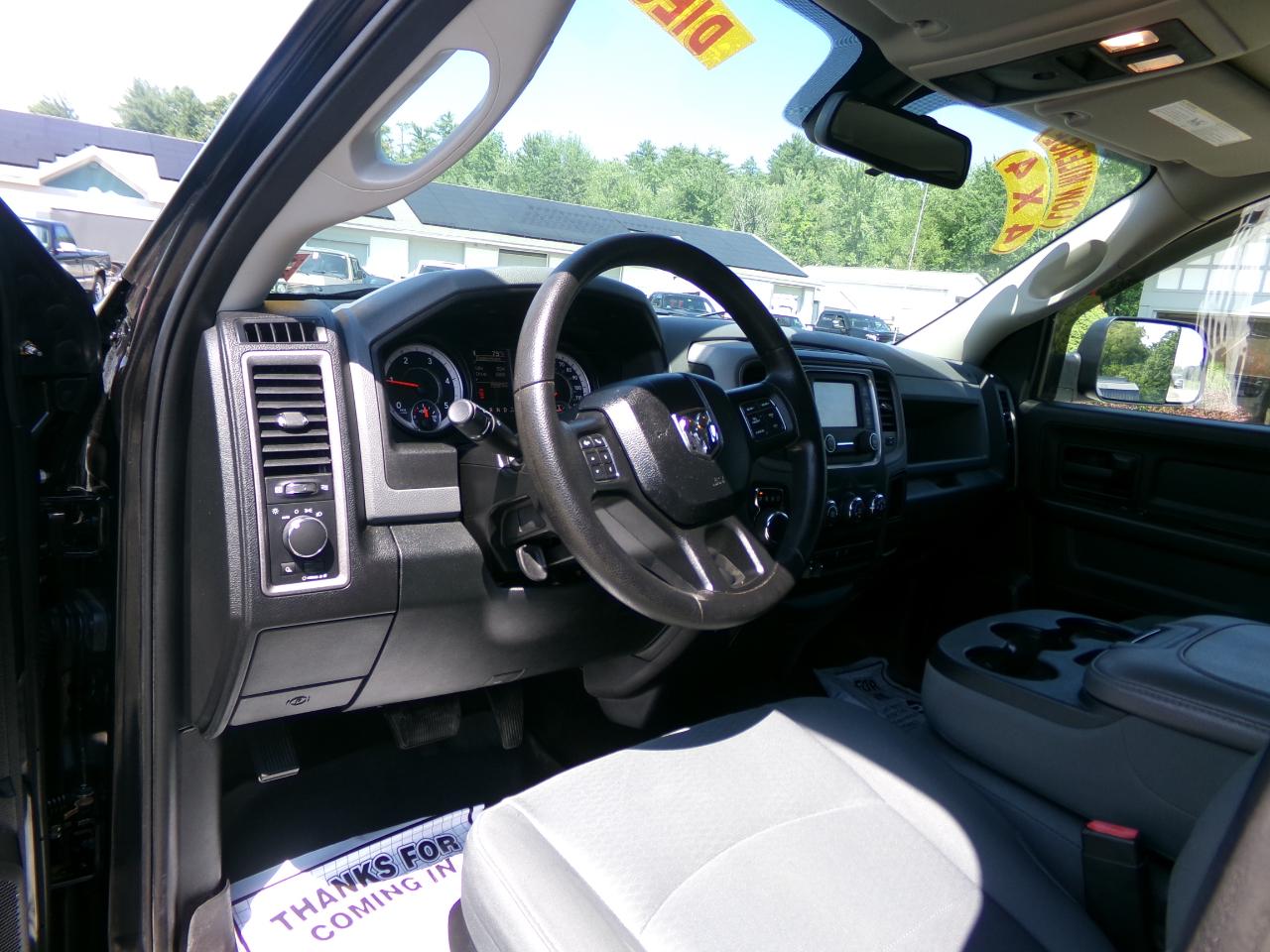 RAM 1500 4WD Crew Cab 140.5" Tradesman 2016
