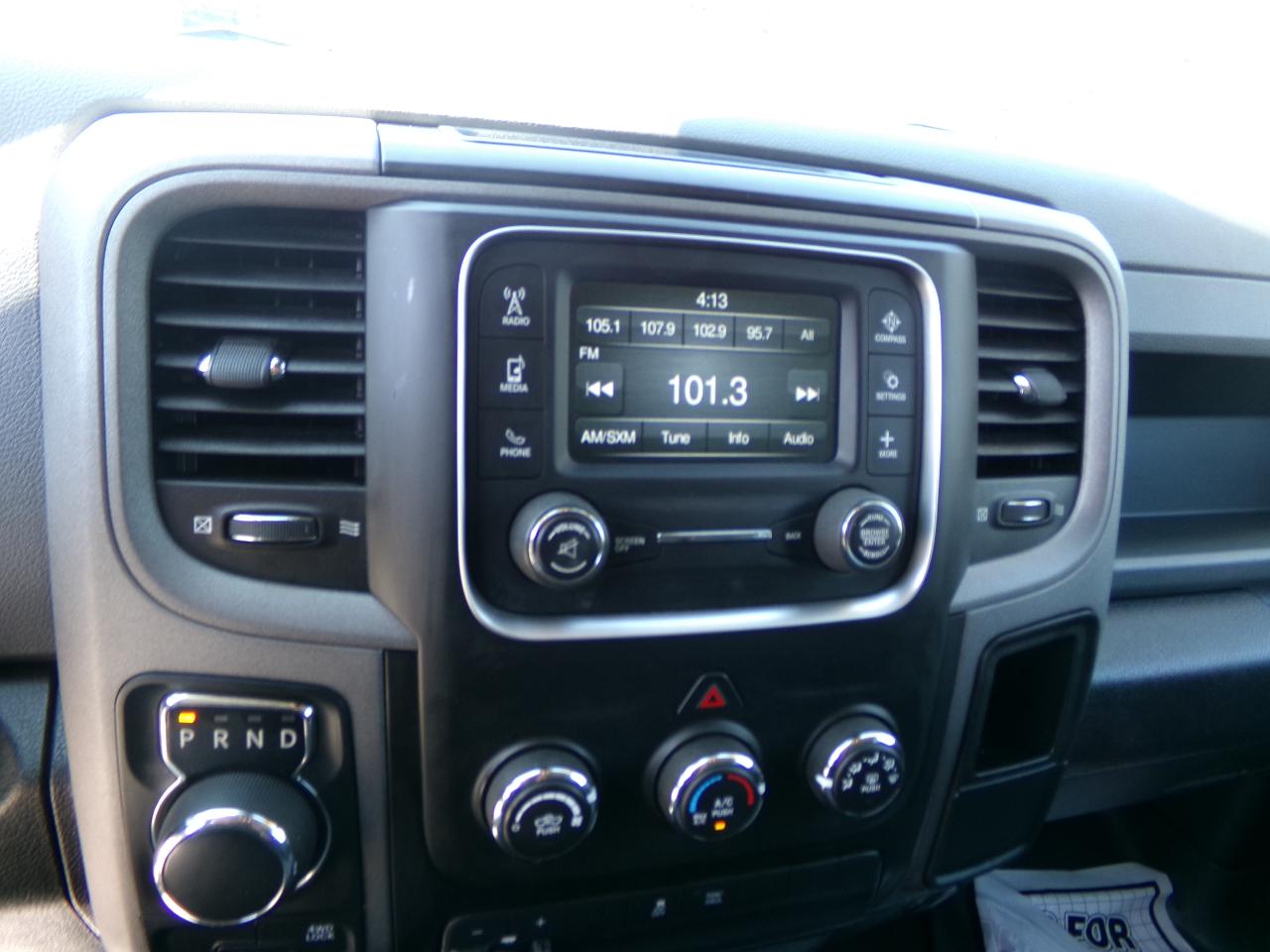 RAM 1500 4WD Crew Cab 140.5" Tradesman 2016