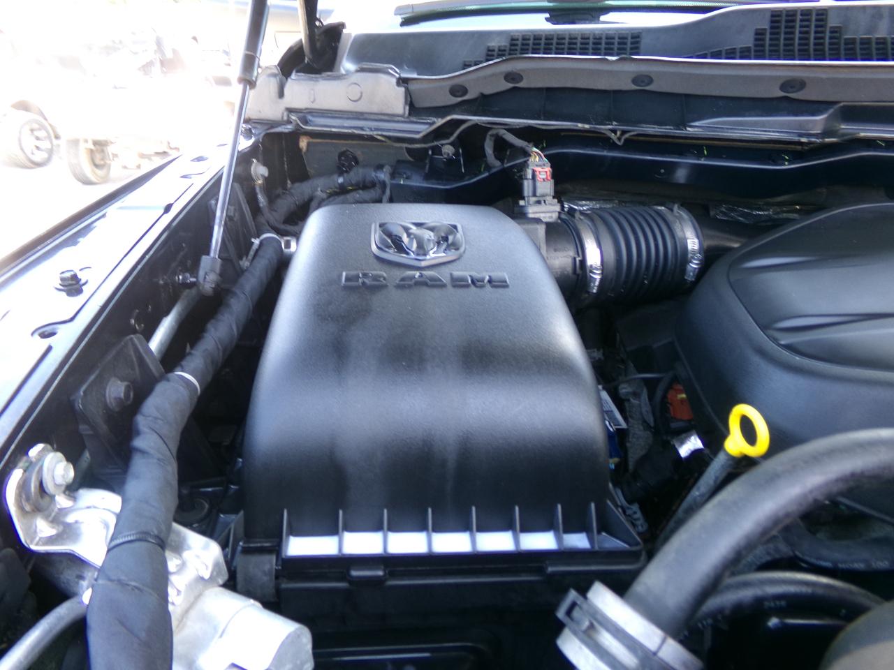 RAM 1500 4WD Crew Cab 140.5" Tradesman 2016