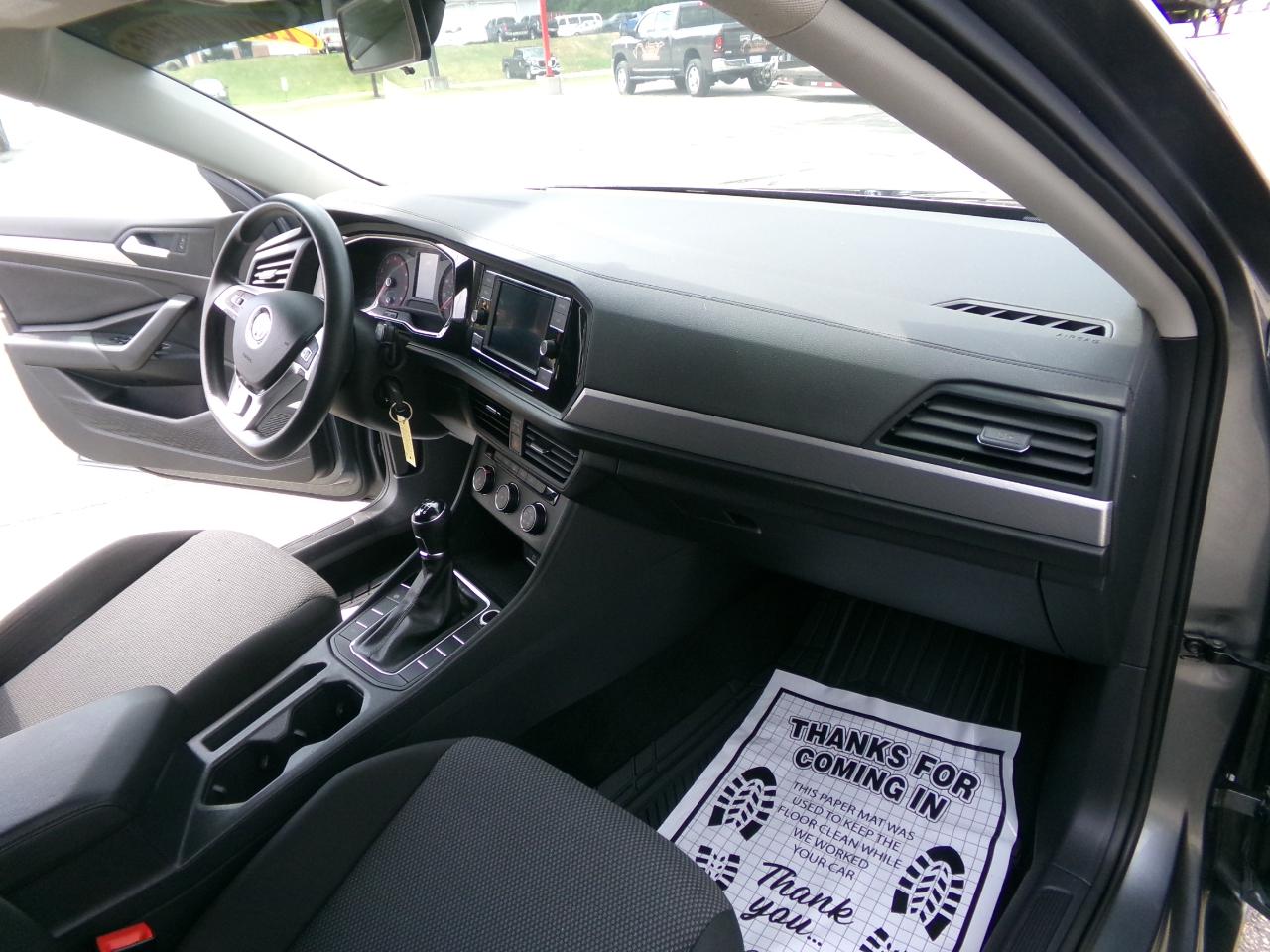 Volkswagen Jetta S 5M 2020