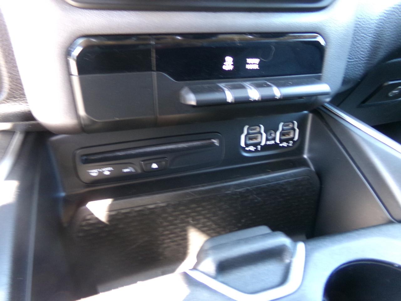 RAM 1500 Big Horn/Lone Star 4x4 Crew Cab 5'7" Box 2019