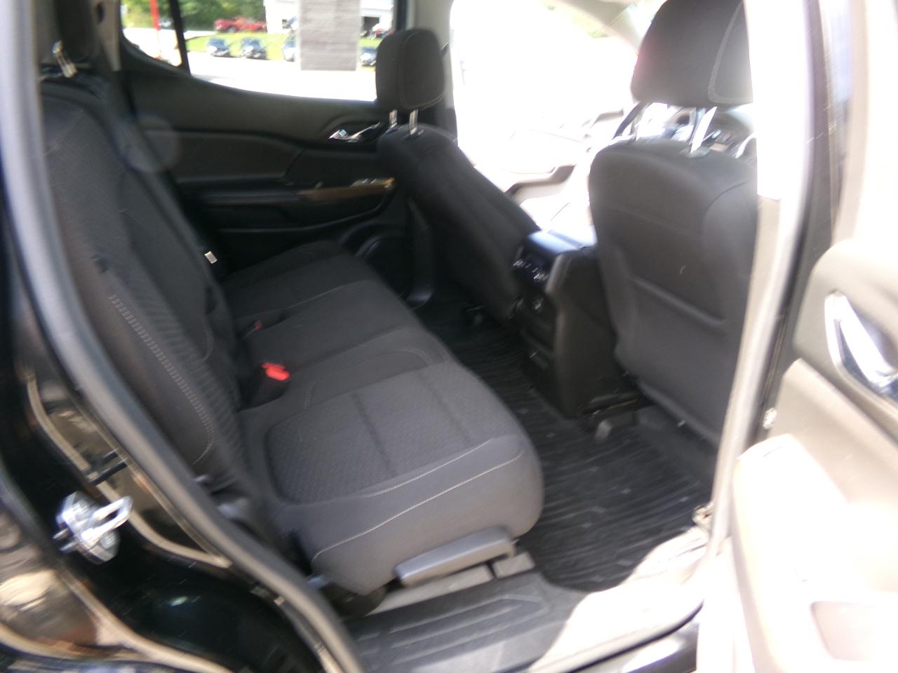 GMC Acadia AWD 4dr SLE w/SLE-1 2018