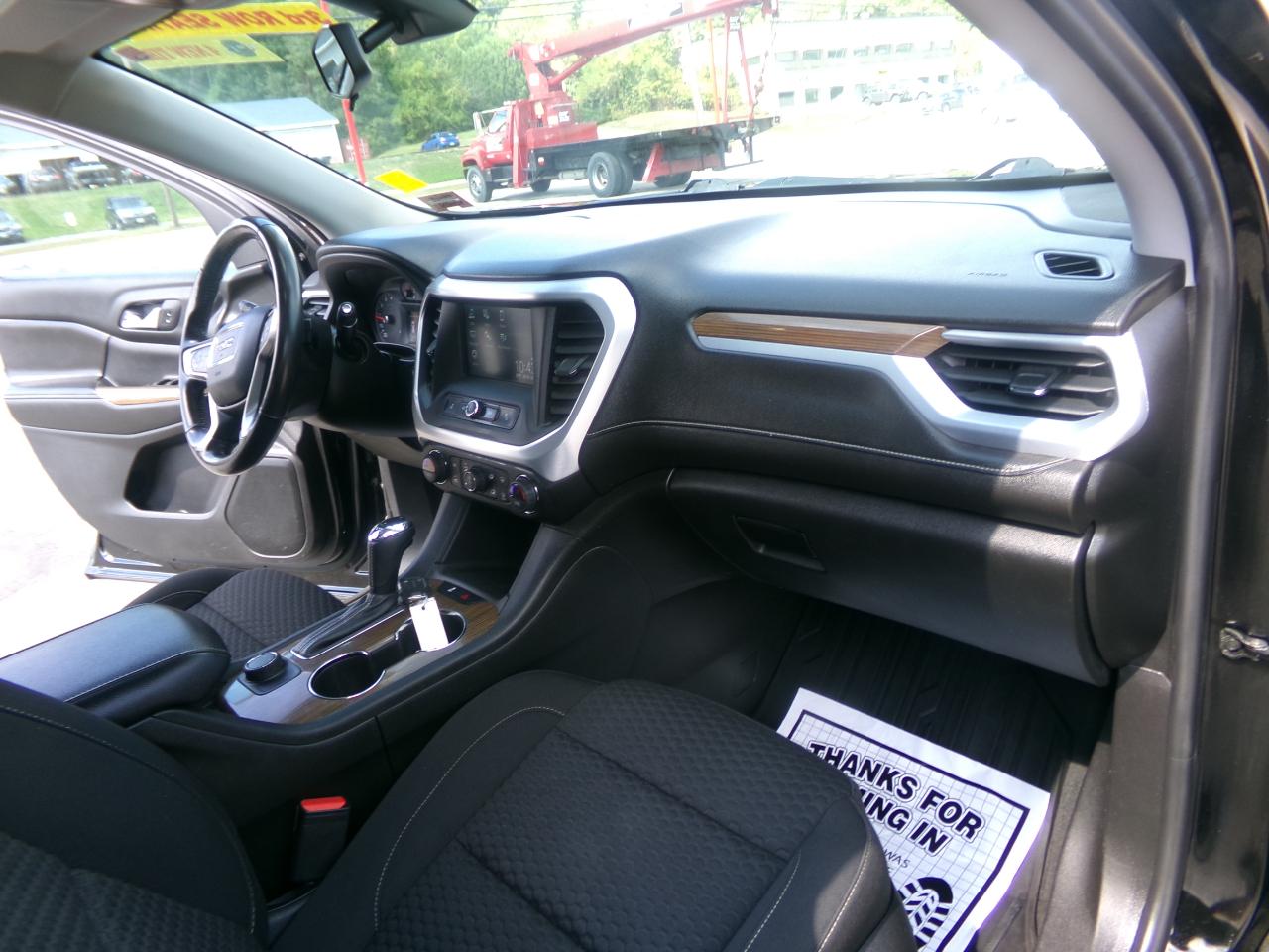 GMC Acadia AWD 4dr SLE w/SLE-1 2018