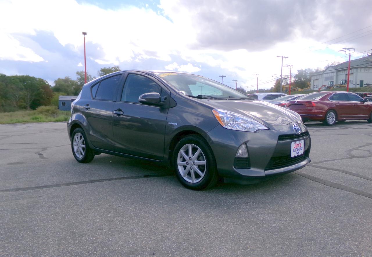Toyota Prius C photo 7