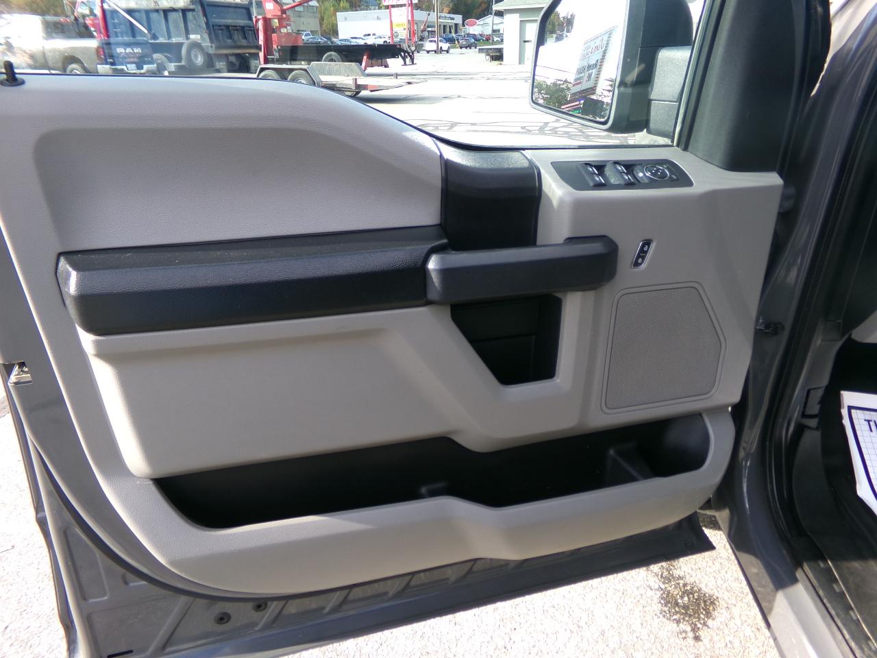 Ford F-150 photo 11