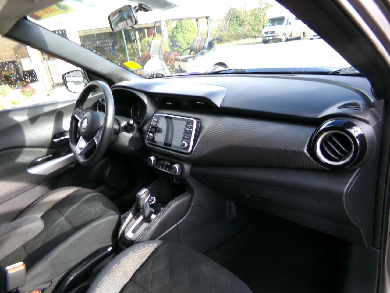 Nissan Kicks SV FWD 2019