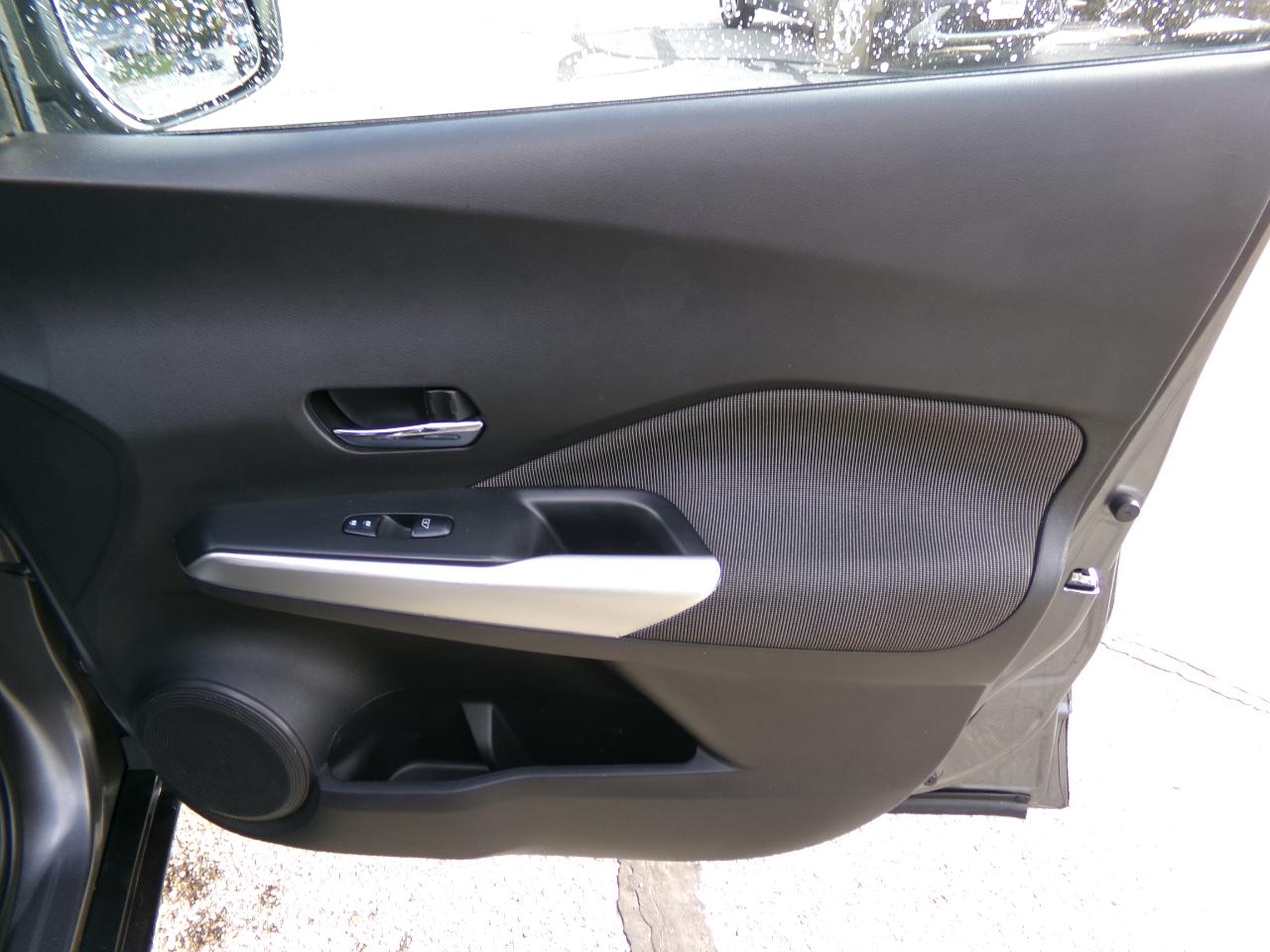 Nissan Kicks SV FWD 2019