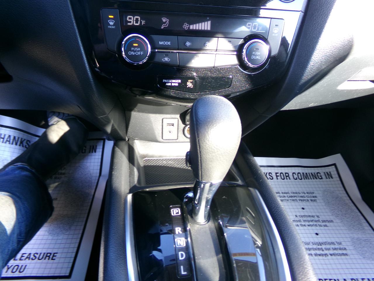 Nissan Rogue AWD 4dr SV 2016