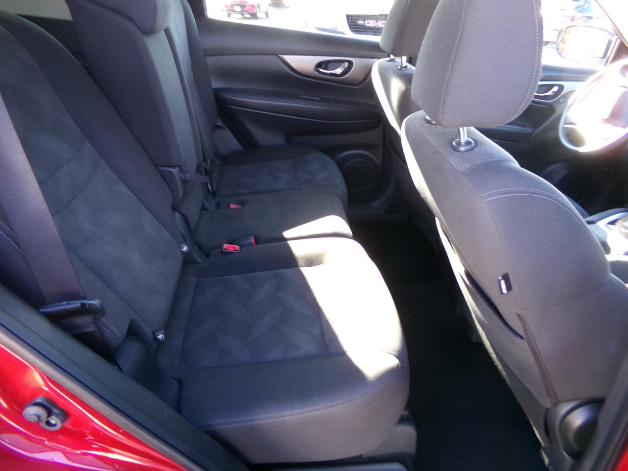 Nissan Rogue AWD 4dr SV 2016