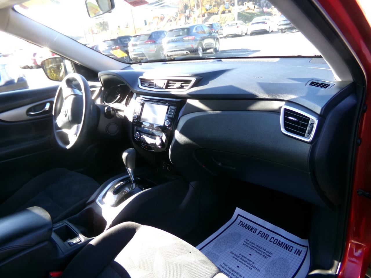 Nissan Rogue AWD 4dr SV 2016