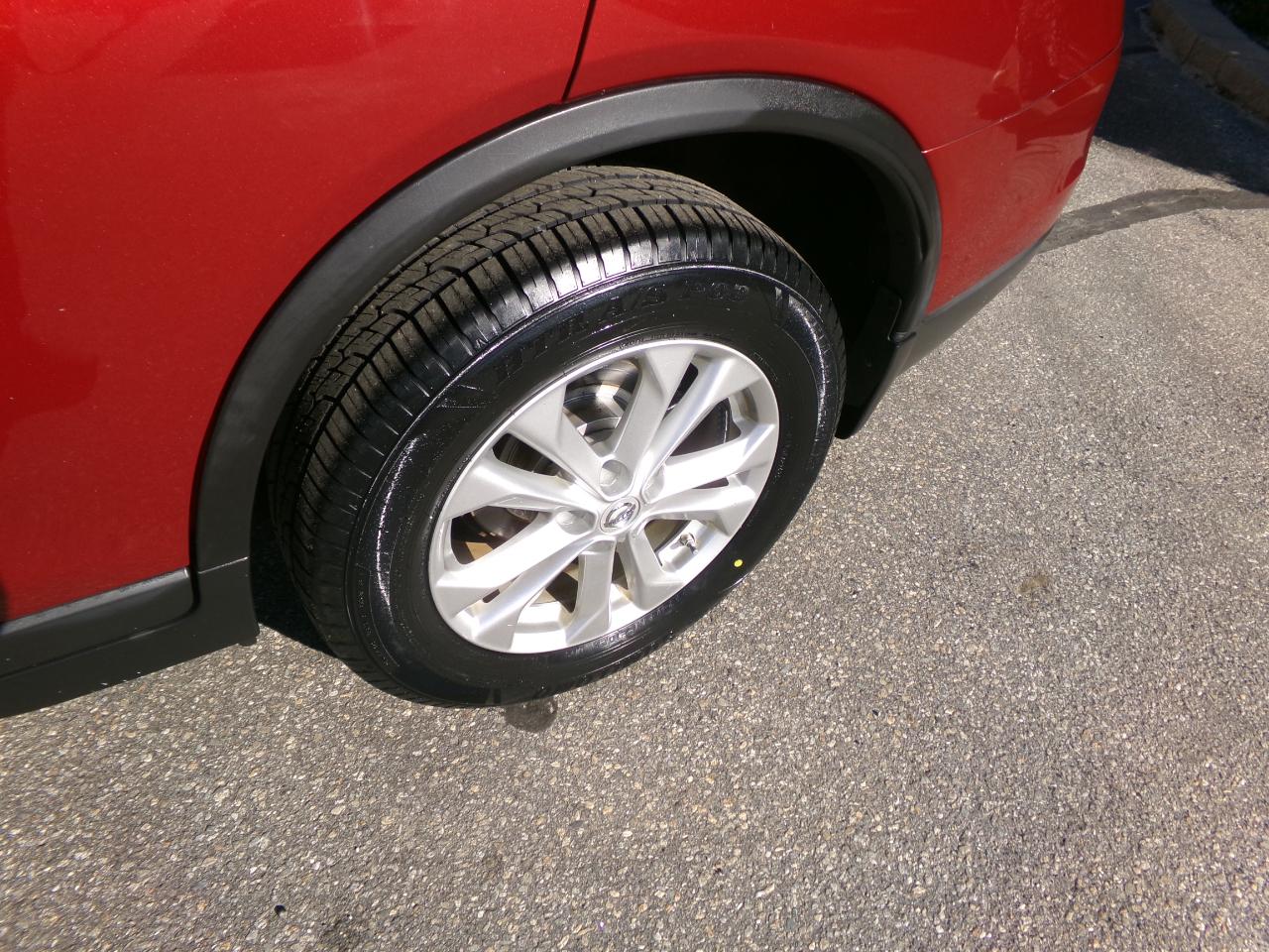 Nissan Rogue AWD 4dr SV 2016