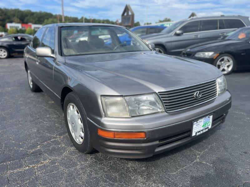 Lexus LS 400 Base 1995