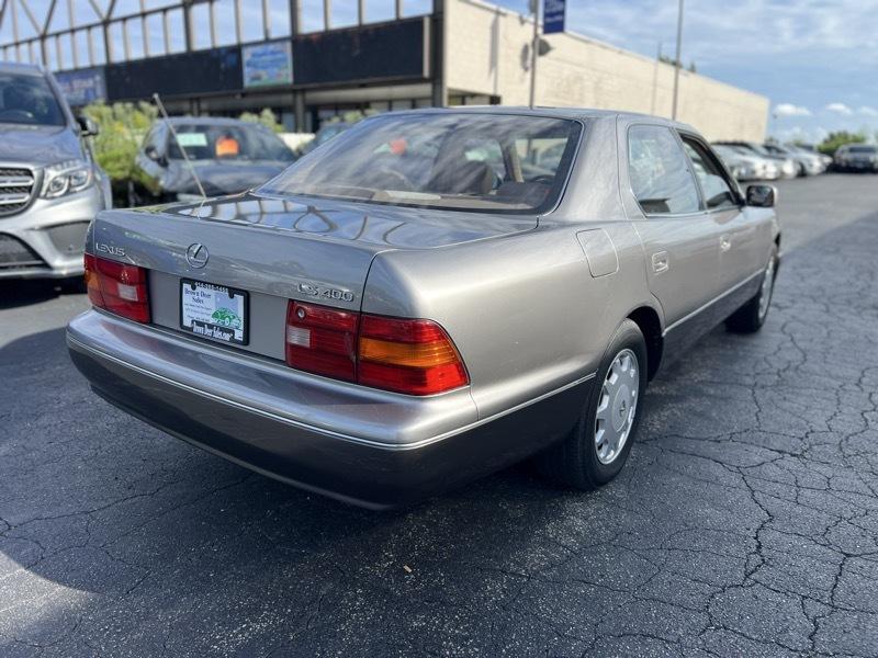Lexus LS 400 Base 1995