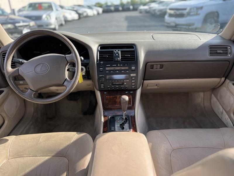 Lexus LS 400 Base 1995