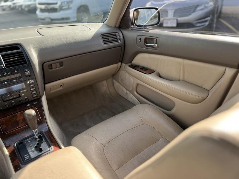 Lexus LS 400 Base 1995