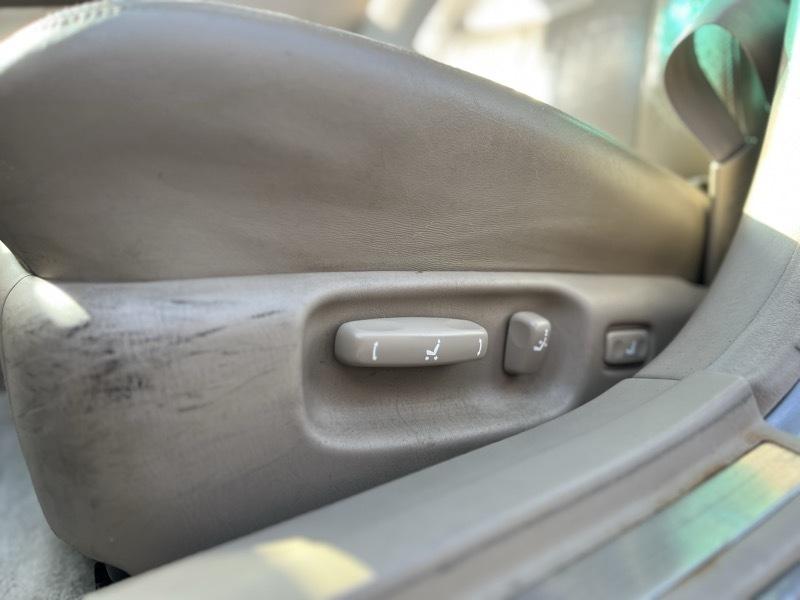 Lexus LS 400 Base 1995