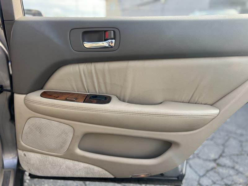 Lexus LS 400 Base 1995
