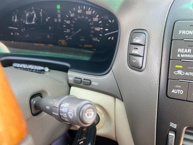 Lexus LS 430 Sedan 2004