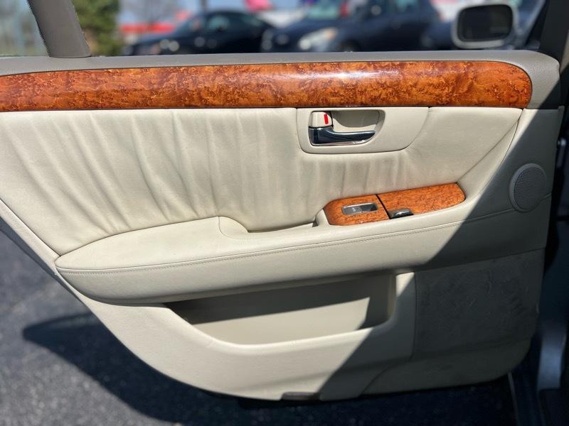 Lexus LS 430 Sedan 2004