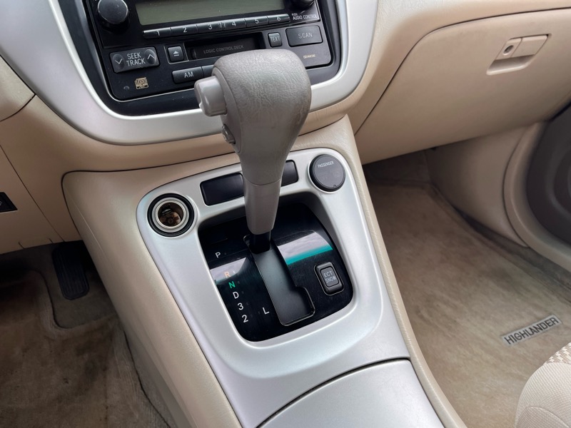 Toyota Highlander V6 2WD with 3rd-Row Seat 2006 Toyota Highlander V6 2WD with 3rd-Row Seat 2006