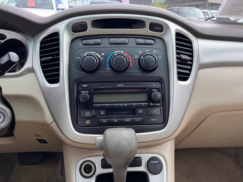 Toyota Highlander V6 2WD with 3rd-Row Seat 2006 Toyota Highlander V6 2WD with 3rd-Row Seat 2006