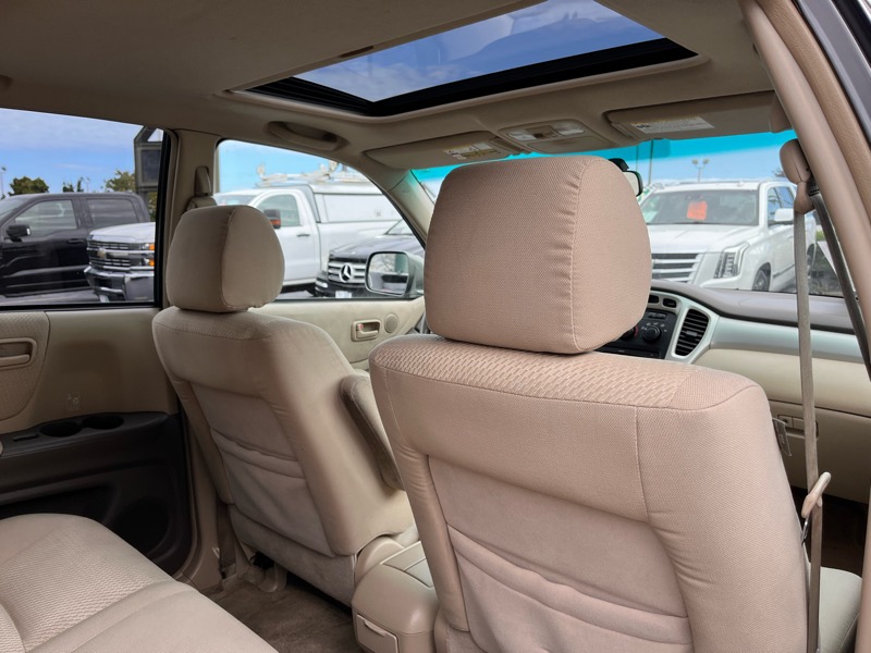 Toyota Highlander V6 2WD with 3rd-Row Seat 2006 Toyota Highlander V6 2WD with 3rd-Row Seat 2006